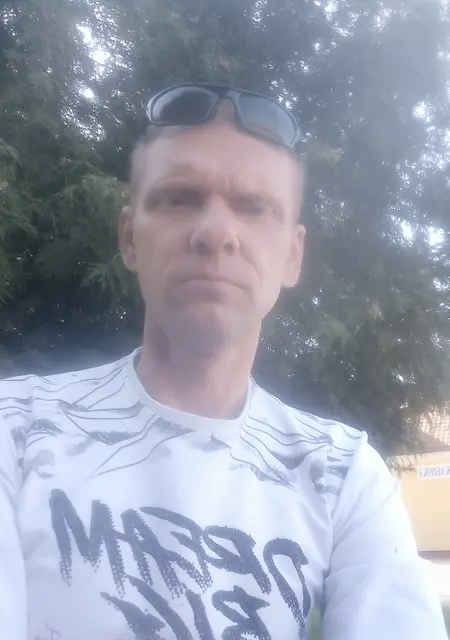 Я Stasikkonontytru, 44, из Брянска, ищу знакомства без обязательств