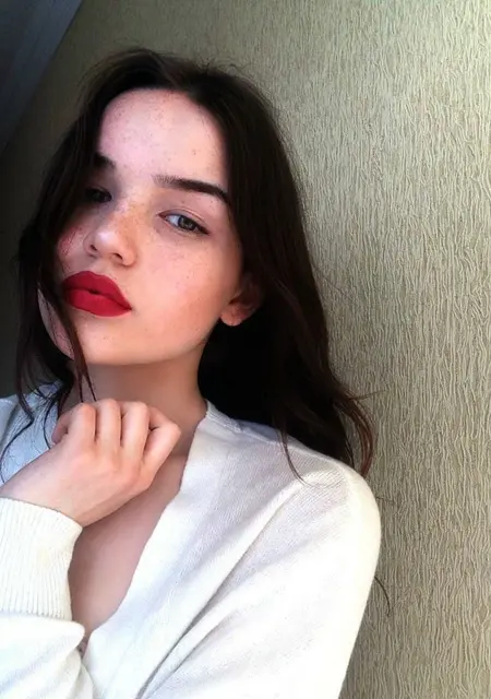 Есения из Тюмени, ищу на сайте общение