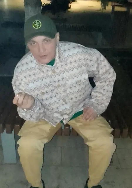 Я Александр, 36, знакомлюсь без обязательств в Миассе