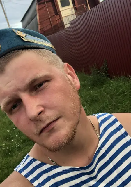 Я Дмитрий, 25, из Гусь-Хрустального, ищу знакомство для приятного времяпровождения