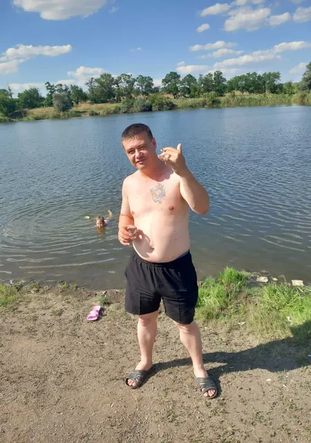 Я Саня, 37, знакомлюсь на одну ночь в Новошахтинске