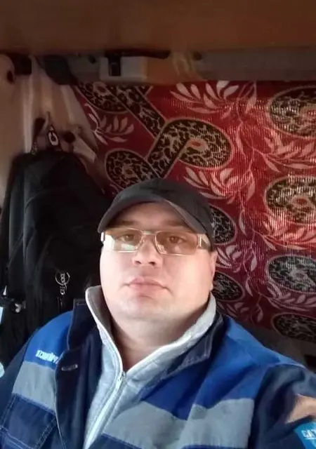 Я Анатолий, 43, из Томска, ищу знакомства без обязательств