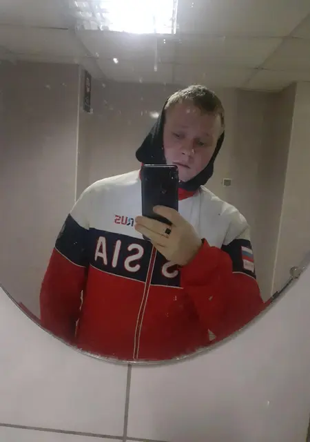 Саша из Каменска-Уральского, мне 25, познакомлюсь для общения