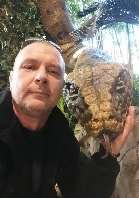 Олег из Каменска, ищу на сайте общение