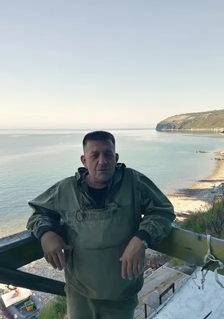 Я Александр, 53, знакомлюсь без обязательств в Магадане