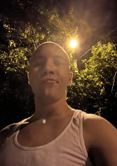 Паша из Владивостока, ищу на сайте знакомства без обязательств