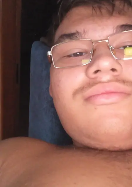 Я Сергей, 21, из Барнаула, ищу знакомства без обязательств