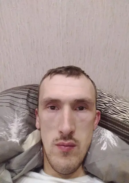 Я Евгений, 37, из Краснотурьинска, ищу знакомства без обязательств