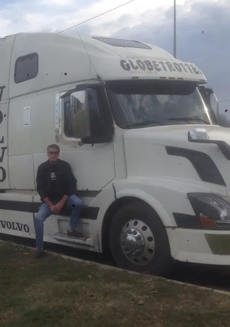 Я Ник, 58, из Симферополя, ищу знакомство для приятного времяпровождения