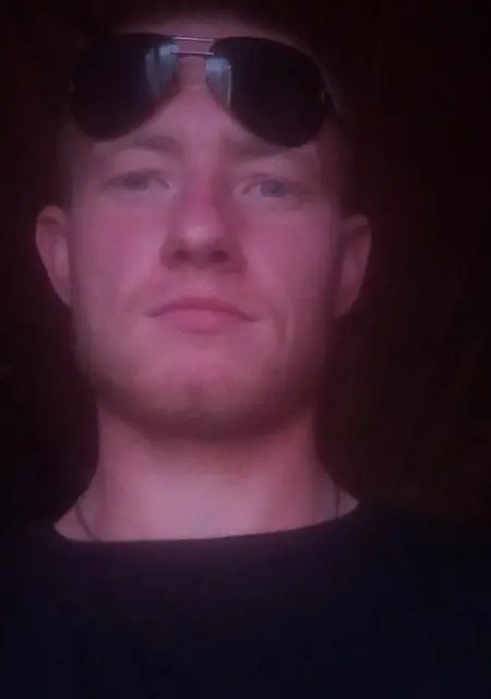 Я Дмитрий, 29, из Дятлово, ищу знакомства на одну ночь