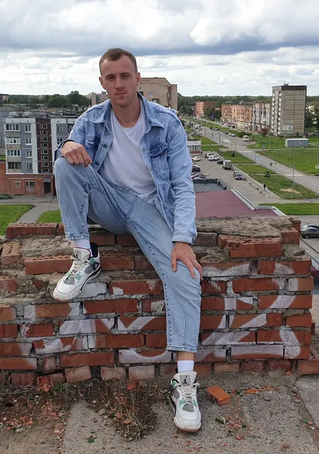 Я Дмитрий, 25, знакомлюсь для общения в Сланцах