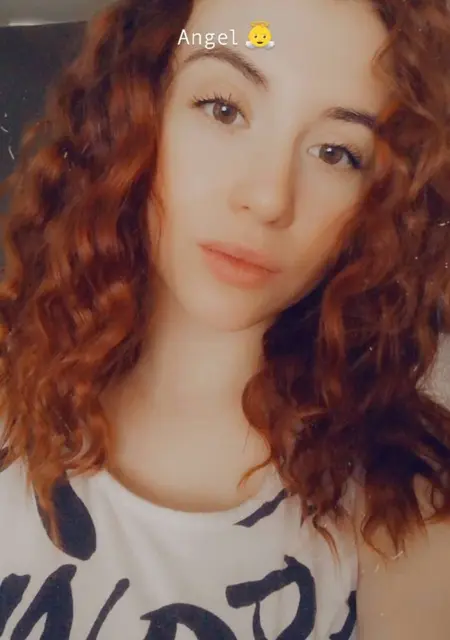 Я Аня, 24, из Москвы, ищу знакомства без обязательств