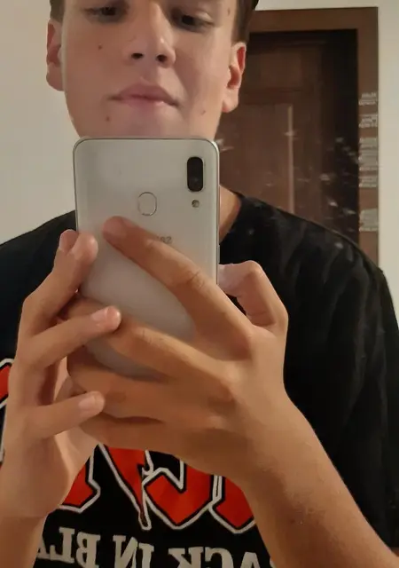 Я Марк, 22, из Воскресенска, ищу знакомство для приятного времяпровождения