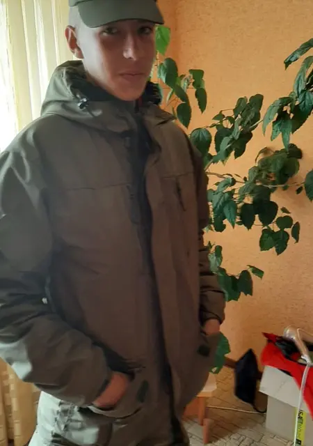 Я Артём, 19, знакомлюсь для общения в Елизове