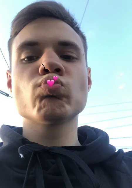 Vladdick из Брянска, мне 21, познакомлюсь для приятного времяпровождения