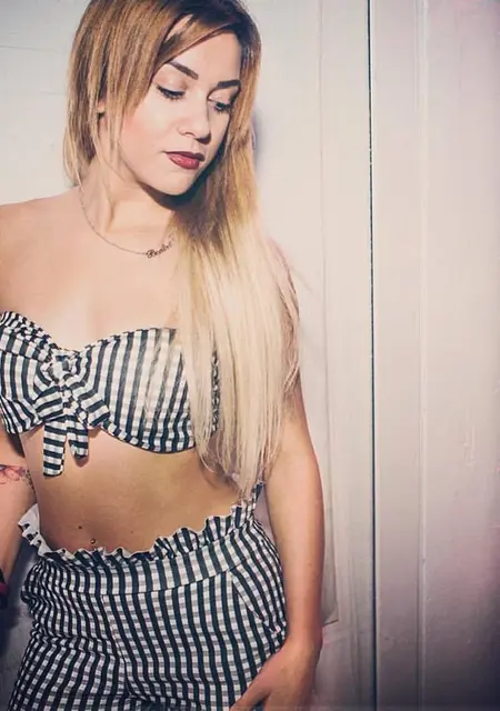 Я Дамира, 28, из Архангельска, ищу знакомства на одну ночь