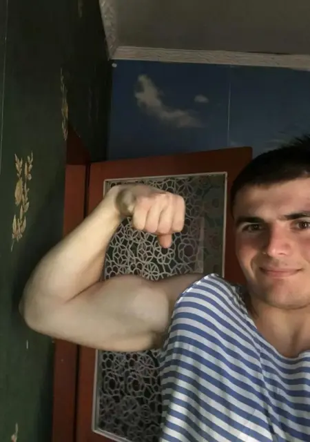 Я Петр, 35, из Минеральных Вод, ищу знакомства без обязательств