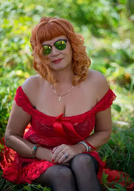 Оля из Красноярска, мне 49, познакомлюсь на одну ночь