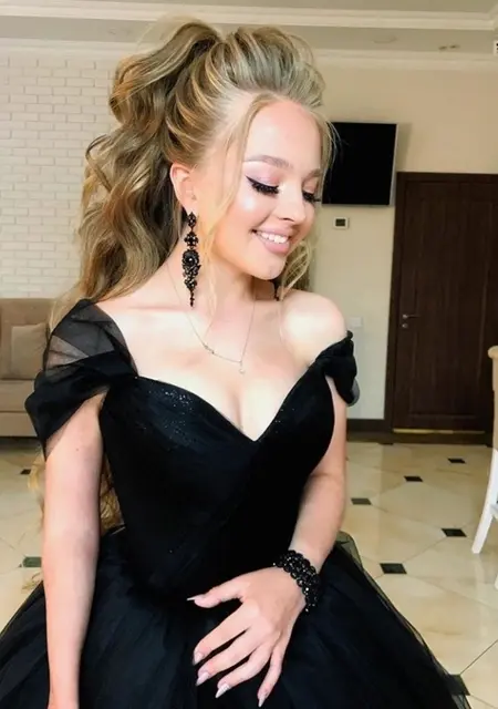 Я Виолетта, 24, из Иванова, ищу знакомство для приятного времяпровождения
