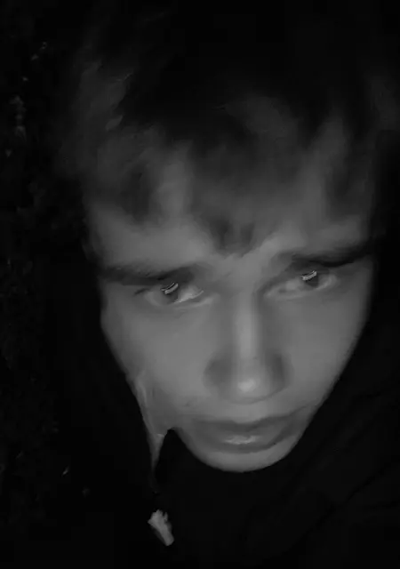 Я Кирилл, 18, из Челябинска, ищу знакомство для общения