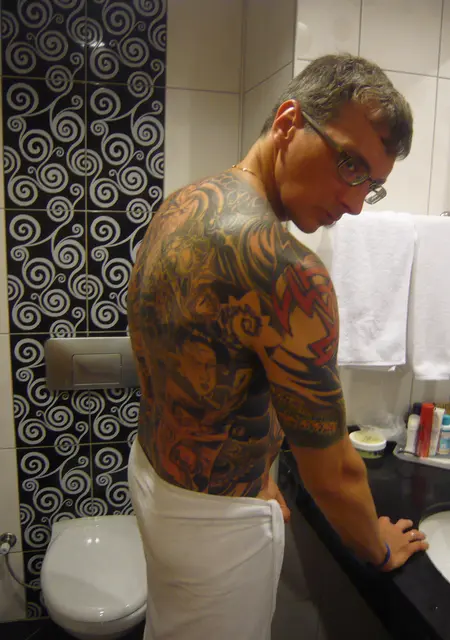 Кирилл из Владимира, ищу на сайте знакомства на одну ночь