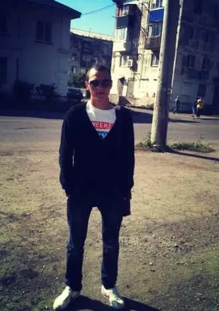 Саша из Холмска, мне 33, познакомлюсь для дружбы