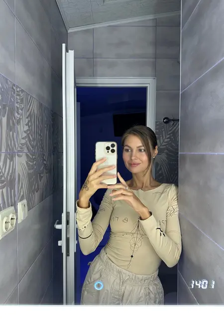 Валерия из Ялты, ищу на сайте постоянные отношения