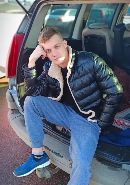 Я Артем, 23, знакомлюсь без обязательств в Тамбове