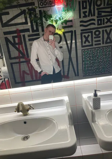 Я Даня, 20, из Рязани, ищу знакомства без обязательств