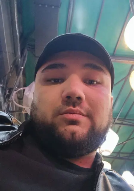 Я Казбек, 29, знакомлюсь для общения в Орле