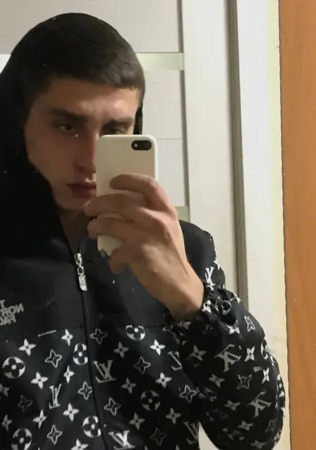Я Кирилл, 23, из Кропоткина, ищу знакомства без обязательств