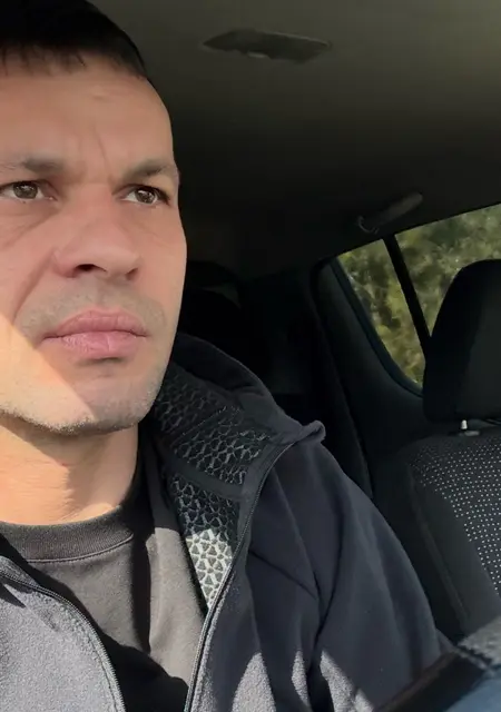 Я Петр, 39, знакомлюсь для открытые отношения в Крымске
