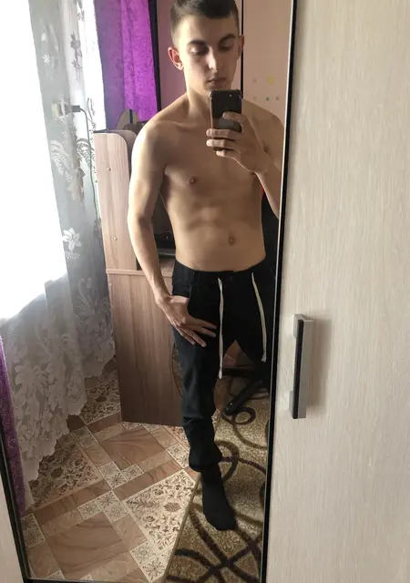 Я Виктор, 22, из Топков, ищу знакомство для общения