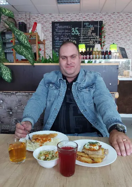 Дмитрий из Орла, мне 35, познакомлюсь для общения