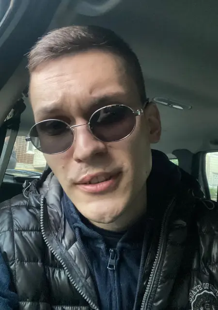 Я Сергей, 26, из Сясьстроя, ищу знакомства без обязательств