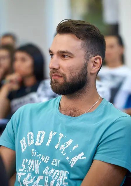 Владислав из Таганрога, мне 28, познакомлюсь для общения