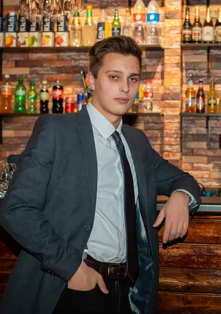 Денис из Владивостока, ищу на сайте знакомства на одну ночь