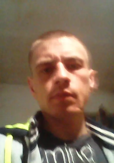 Vasia из Большого Камня, мне 37, познакомлюсь на одну ночь