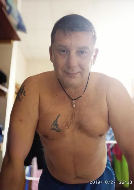 Павел из Ельца, мне 46, познакомлюсь без обязательств