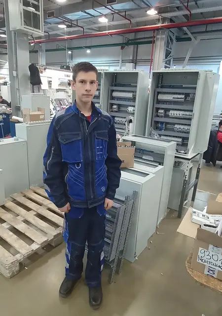 Дмитрий из Чехова, мне 20, познакомлюсь для вирта