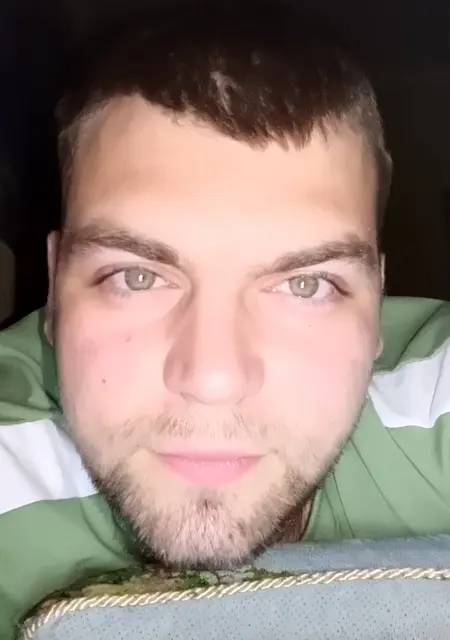 Илья из Волгодонска, ищу на сайте знакомства на одну ночь