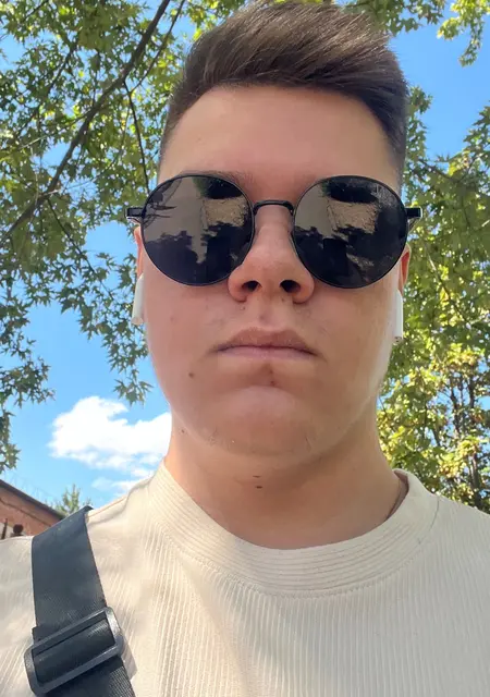 Владимир из Москвы, мне 21, познакомлюсь на одну ночь