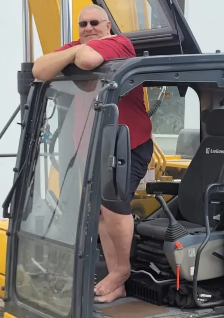 Я Влад, 47, из Вольска, ищу знакомства без обязательств