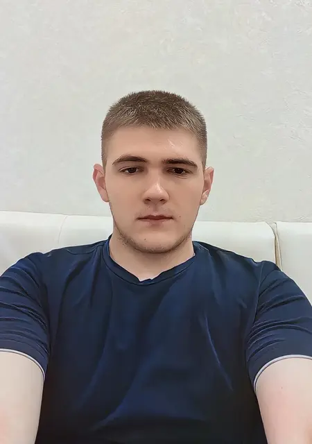 Я Егор, 18, из Орла, ищу знакомства без обязательств