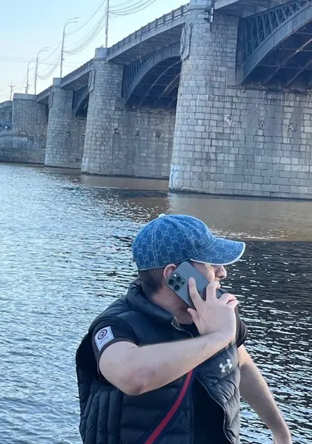 Я Расул, 18, из Санкт-Петербурга, ищу знакомства на одну ночь