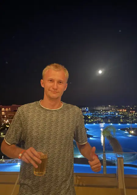 Я Максим, 27, из Химок, ищу знакомства без обязательств