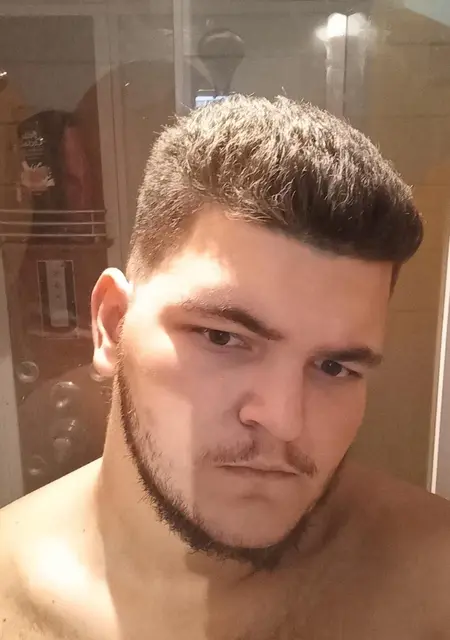 Я Владимир, 23, знакомлюсь без обязательств в Рузе