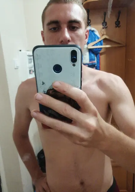 Я Александр, 23, из Железногорска, ищу знакомства без обязательств