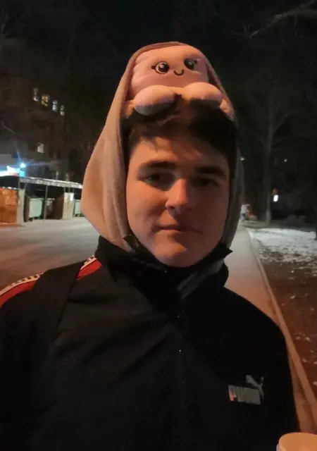 Я Александр, 22, из Алушты, ищу знакомство для дружбы