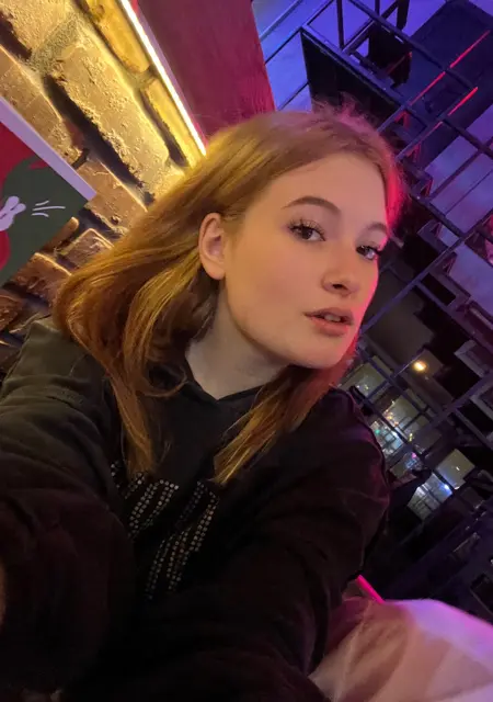 Я Соня, 26, из Томска, ищу знакомства без обязательств